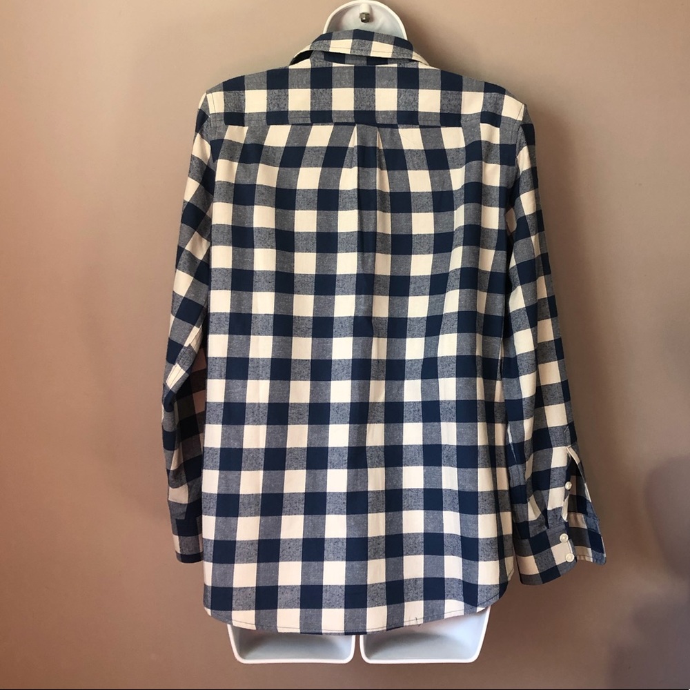 Vineyard Vines Women’s Button Down Collared Shirt - image 4